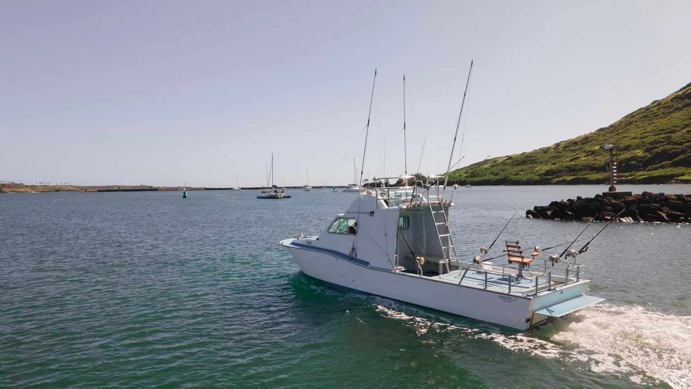 Breakaway sportfishing boat